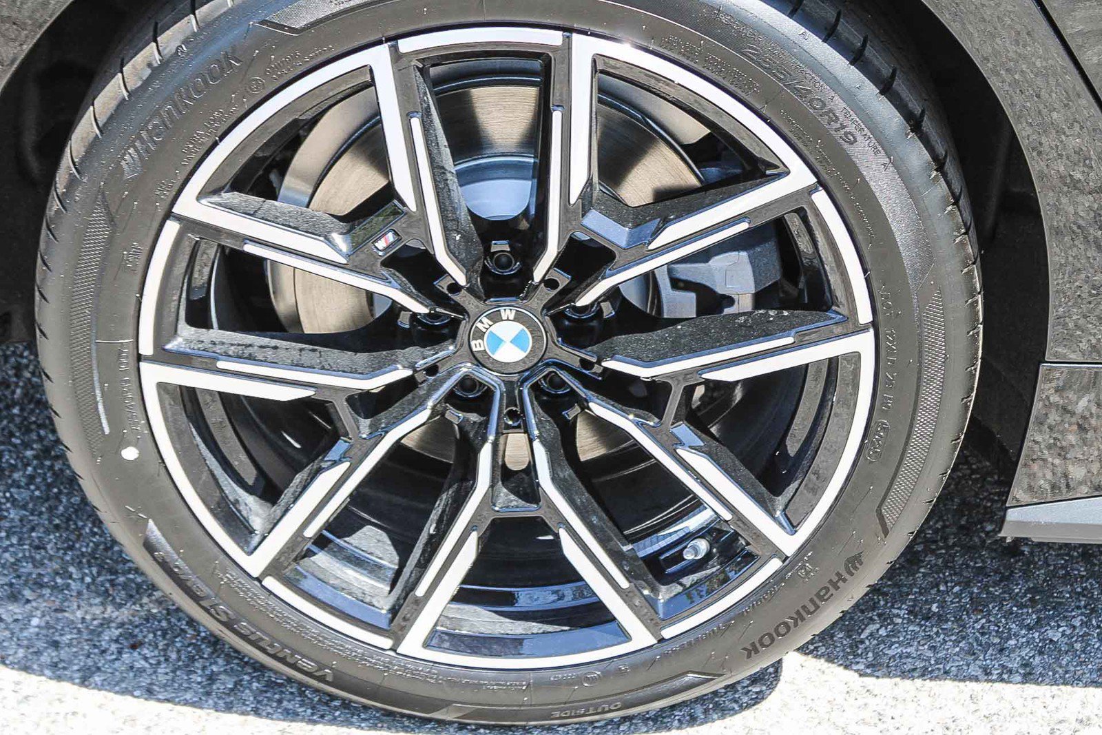 New 2026 Black Sapphire Metallic BMW xDrive40 image 11