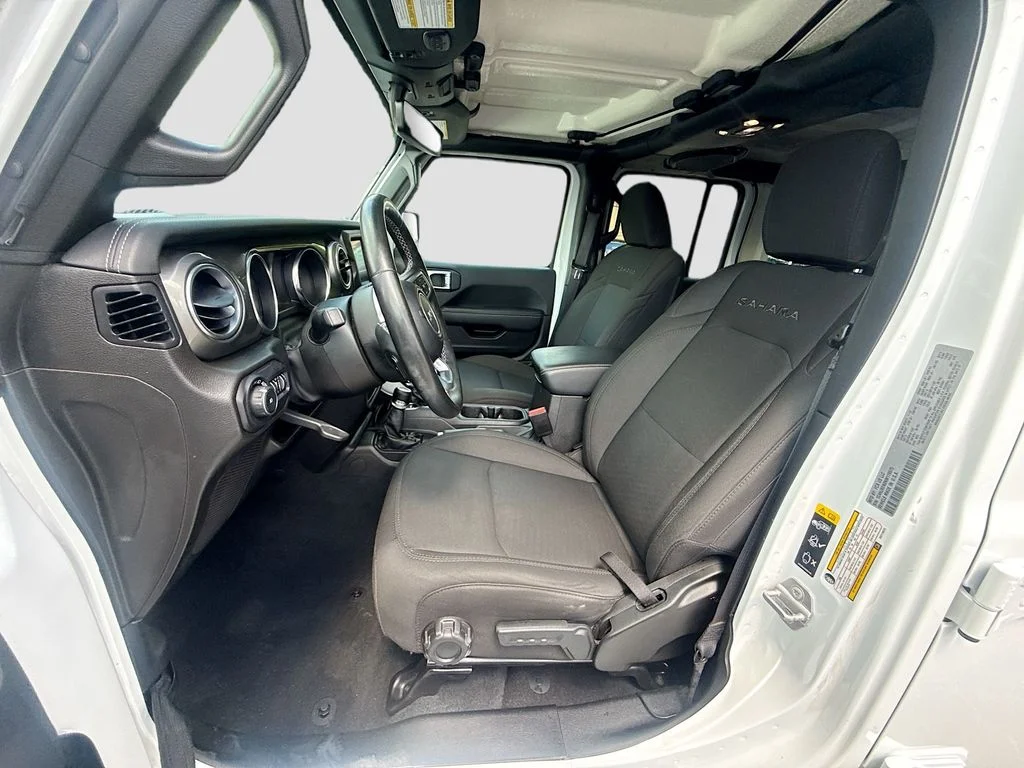 Used 2022 White Jeep Unlimited Sahara image 23