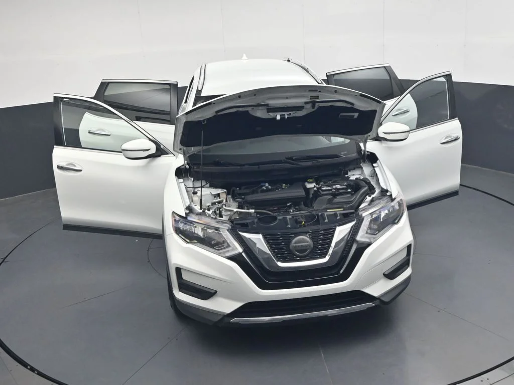 Used 2018 Glacier White Nissan SV image 36