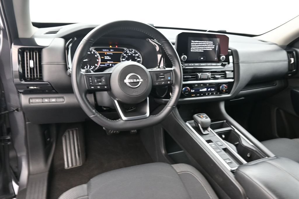 Used 2025 Gray Nissan SV image 18