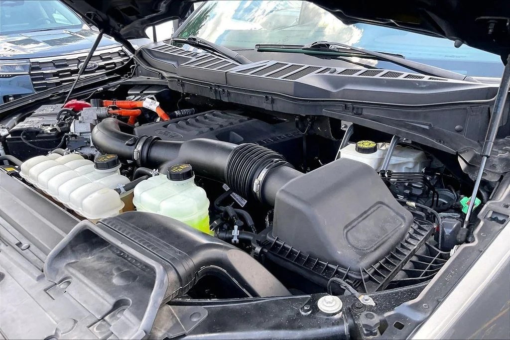 Used 2022 Gray Ford Lariat image 32