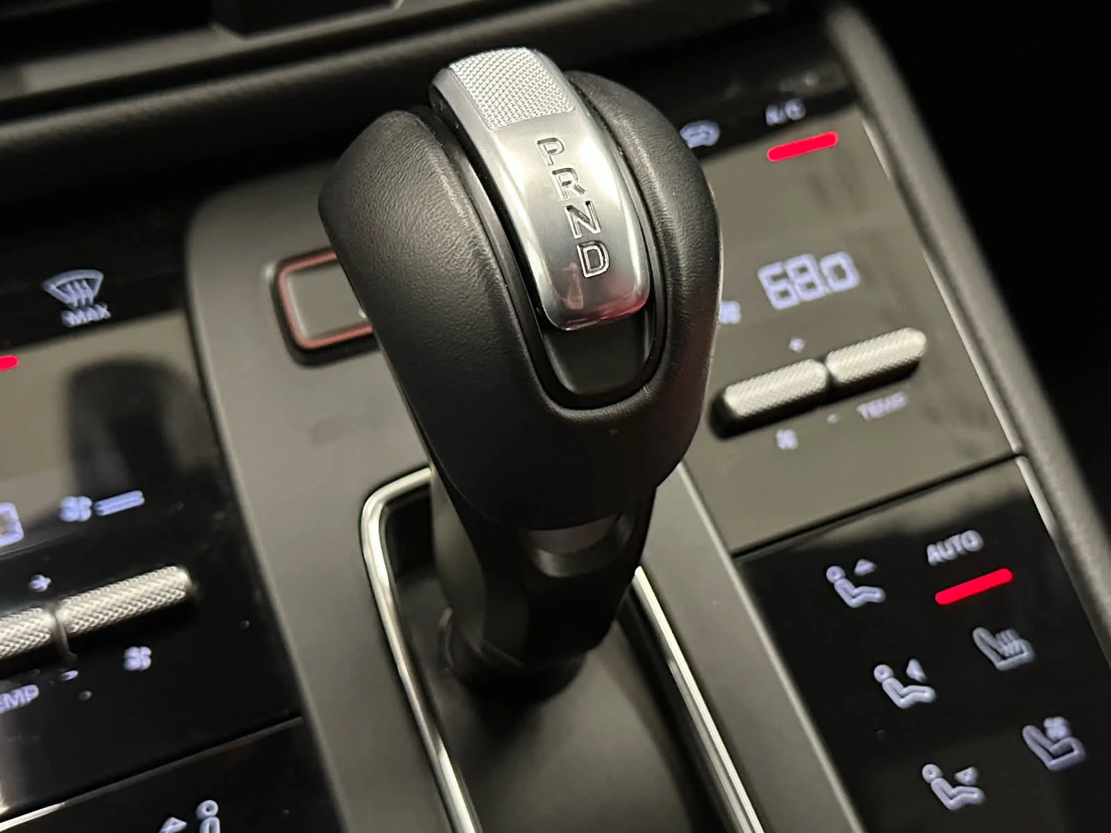 2024 Porsche Macan S - Photo 31