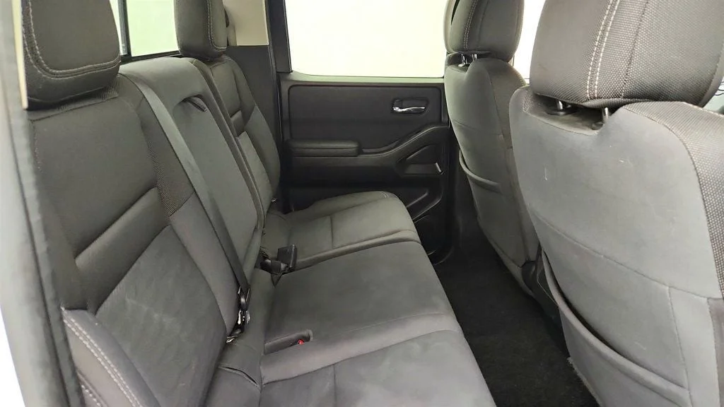 Used 2022 Glacier White Nissan Crew Cab 4x2 SV Automatic image 22