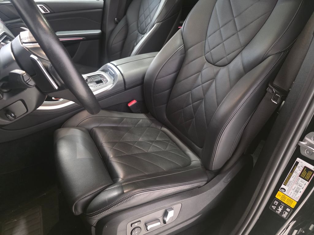 Used 2023 Black BMW xDrive40i image 18
