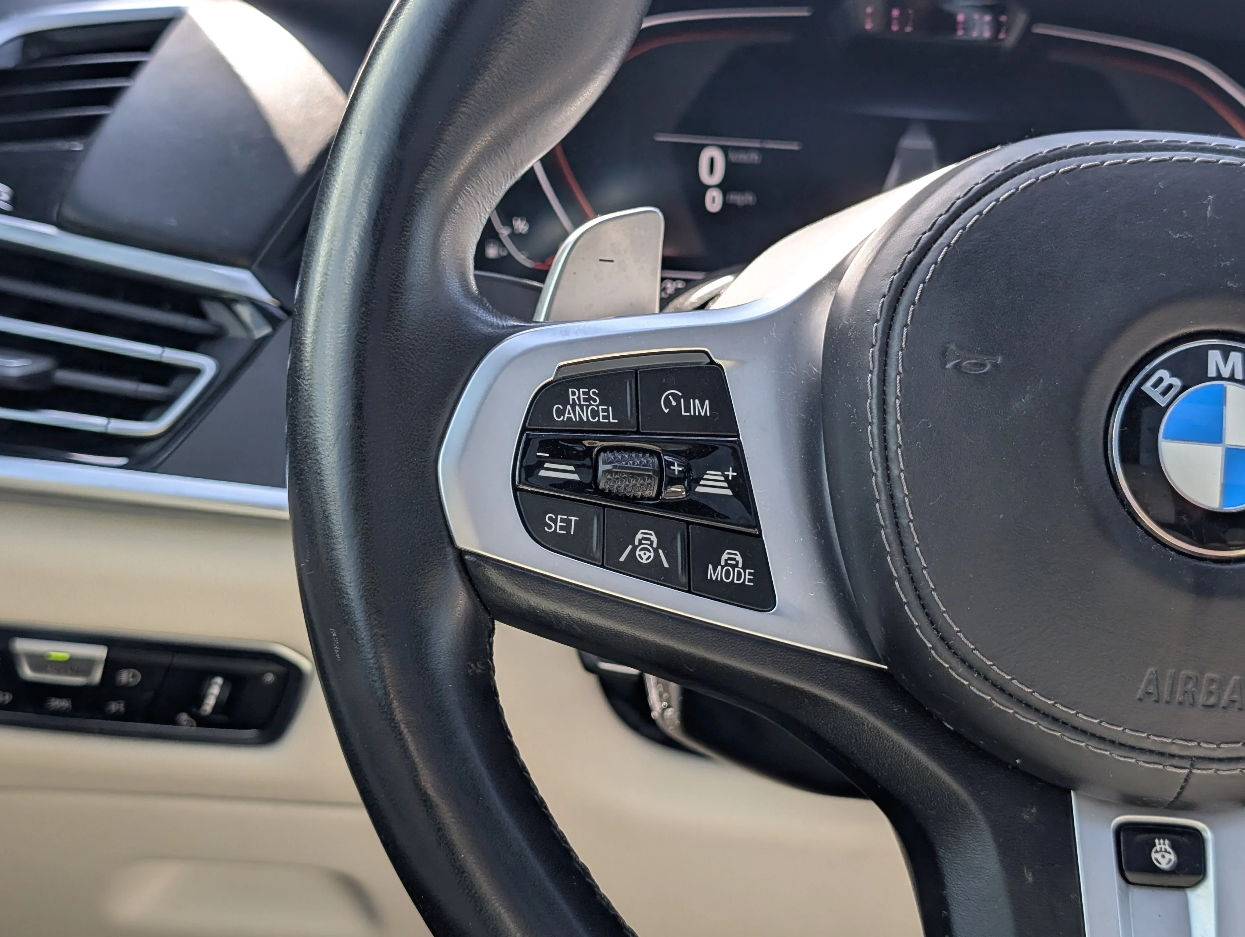 Used 2022 Manhattan Metallic BMW xDrive40i image 28
