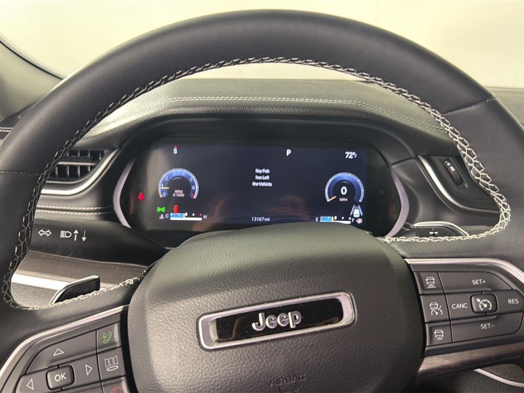 Used 2023 Velvet Red Pearlcoat Jeep Limited image 6