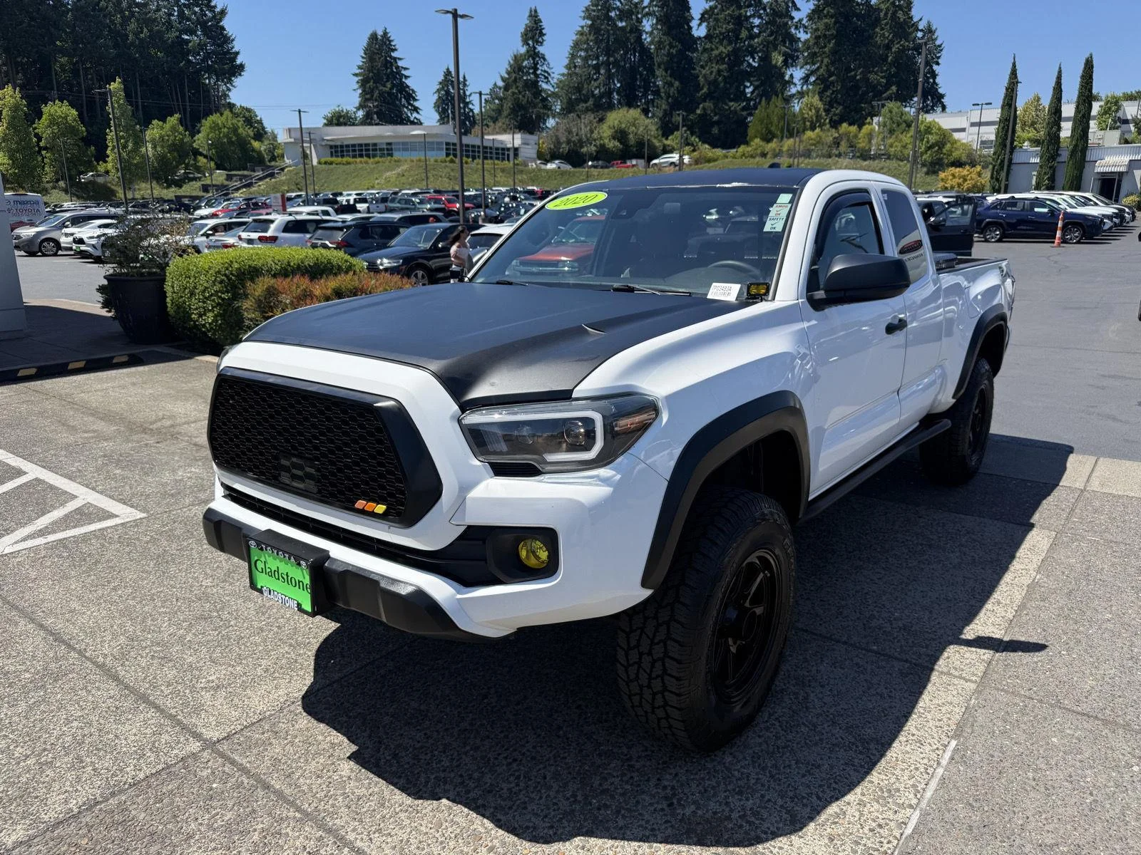 Used 2020 Super White Toyota SR5 image 1