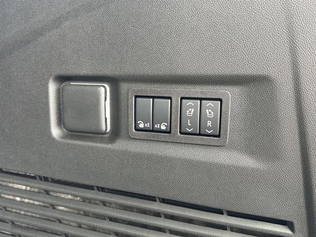 2026 Chevrolet Suburban Premier - Photo 30