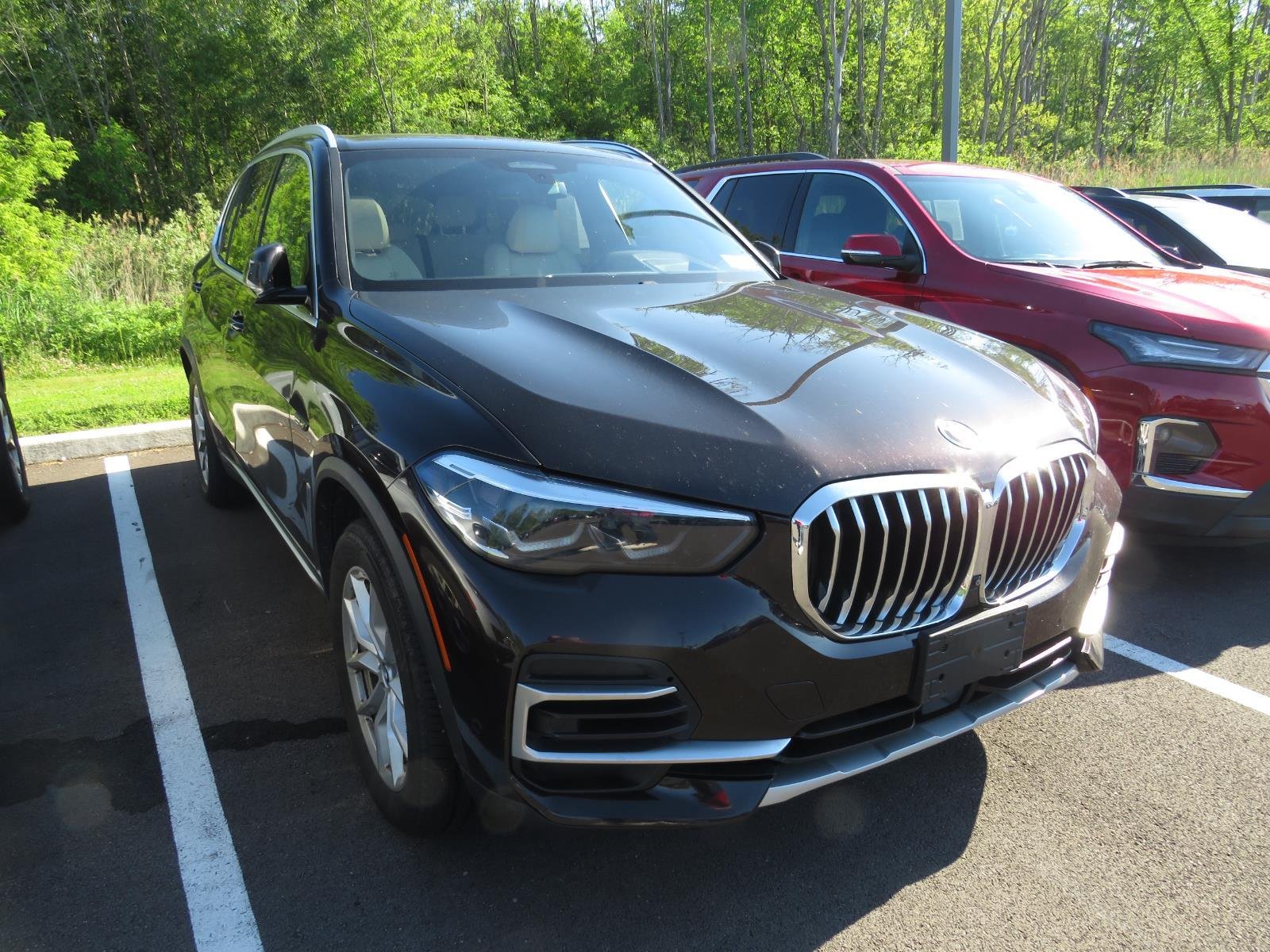 Used 2022  BMW  image 2