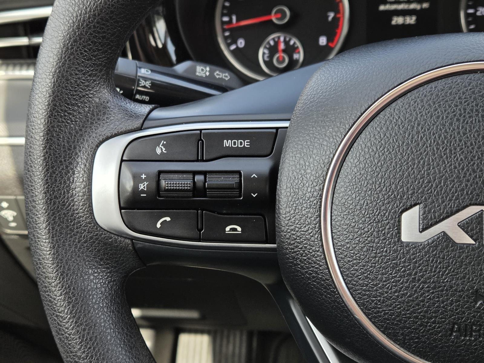 Used 2024 Gravity Gray Kia LXS image 18