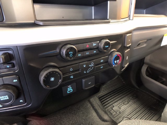 New 2027 Oxford White Ford F-250® XL image 17