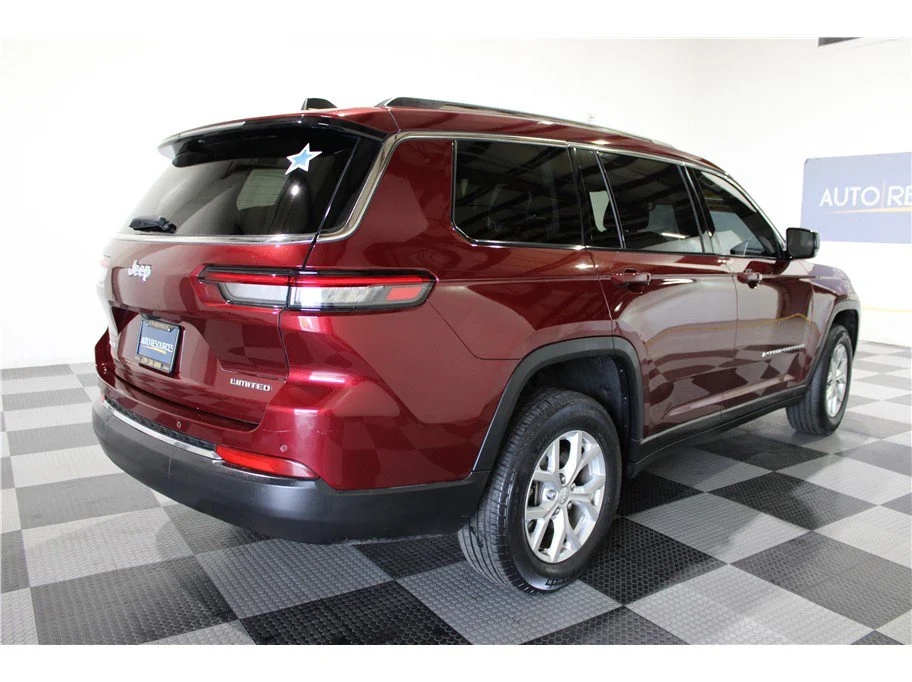 Used 2023 Velvet Red Pearlcoat Jeep Limited image 8