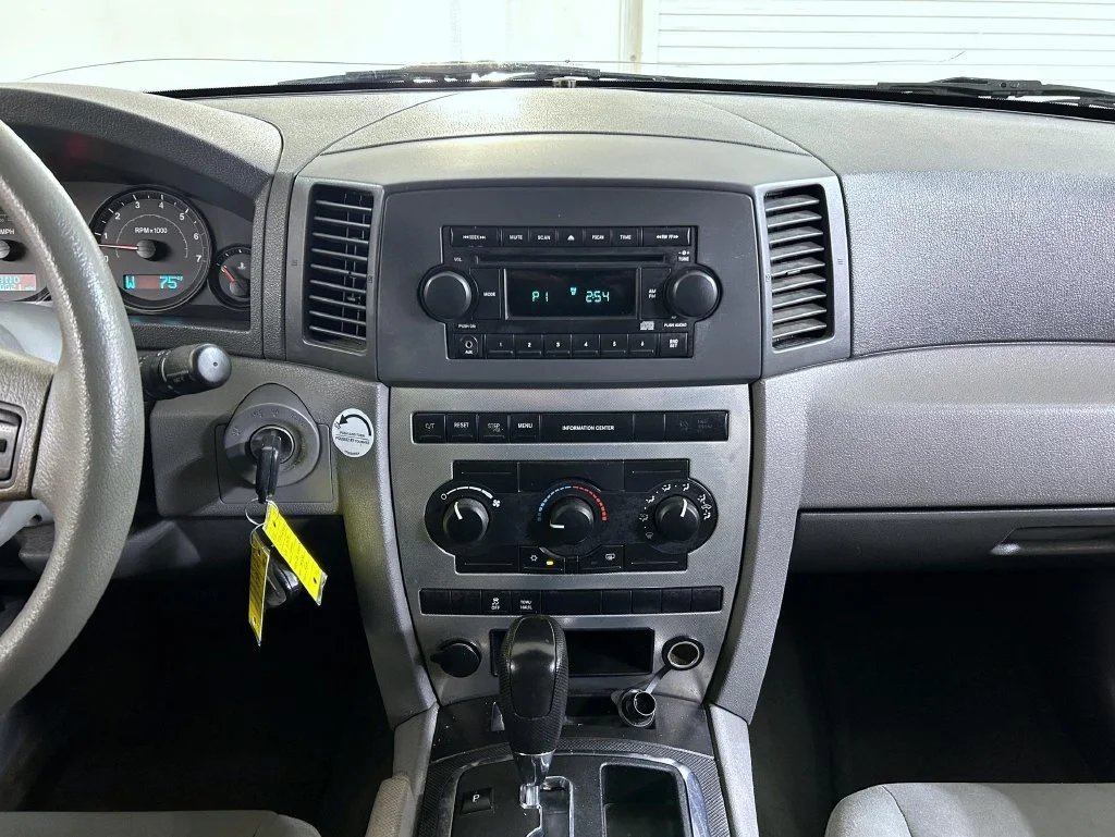 Certified Used 2006 Red Jeep Laredo image 12