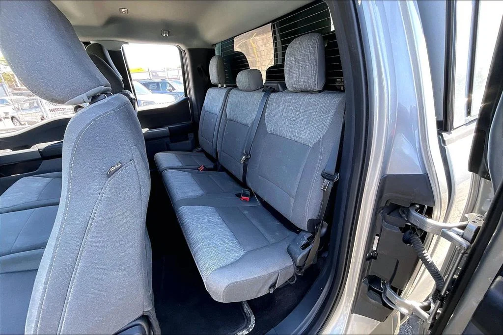 Used 2022 Silver Ford XLT image 24