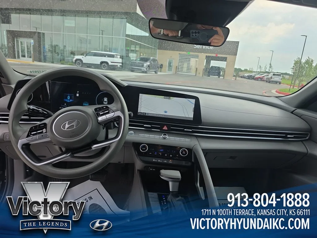 Used 2024 Black Hyundai SEL image 12