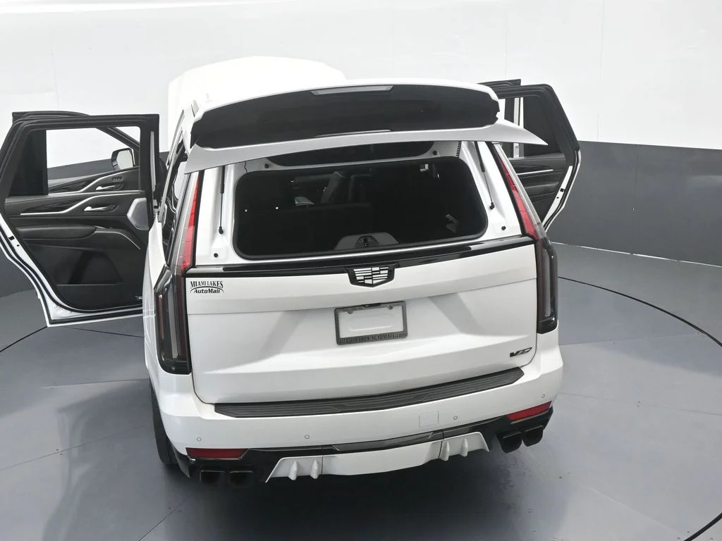 Used 2023 Crystal White Tricoat Cadillac V-Series image 97