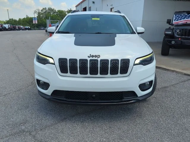 Certified Used 2021 White Jeep Latitude Plus image 4
