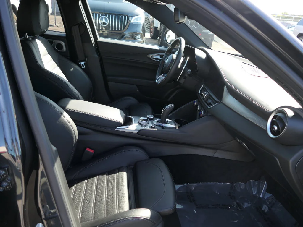 Used 2024 Vulcano Black Metallic Alfa Romeo Veloce image 27
