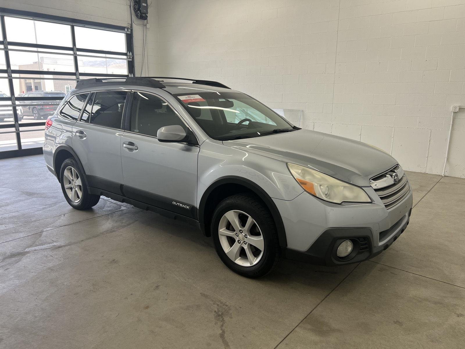 Used 2014 Ice Silver Metallic Subaru 2.5i Premium image 5