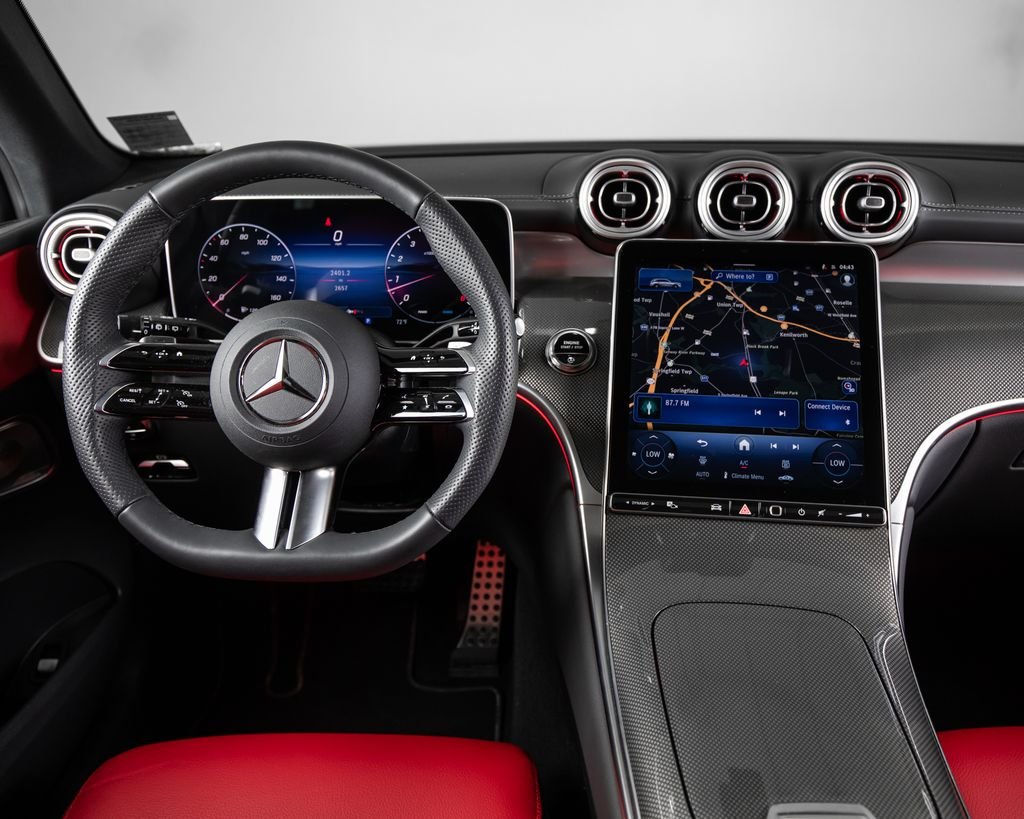 Used 2026 White Mercedes-Benz GLC 300 image 8