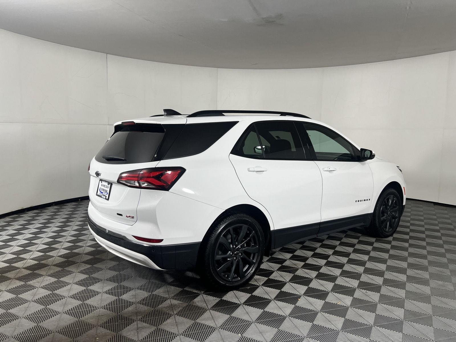 Used 2023 Summit White Chevrolet RS image 27