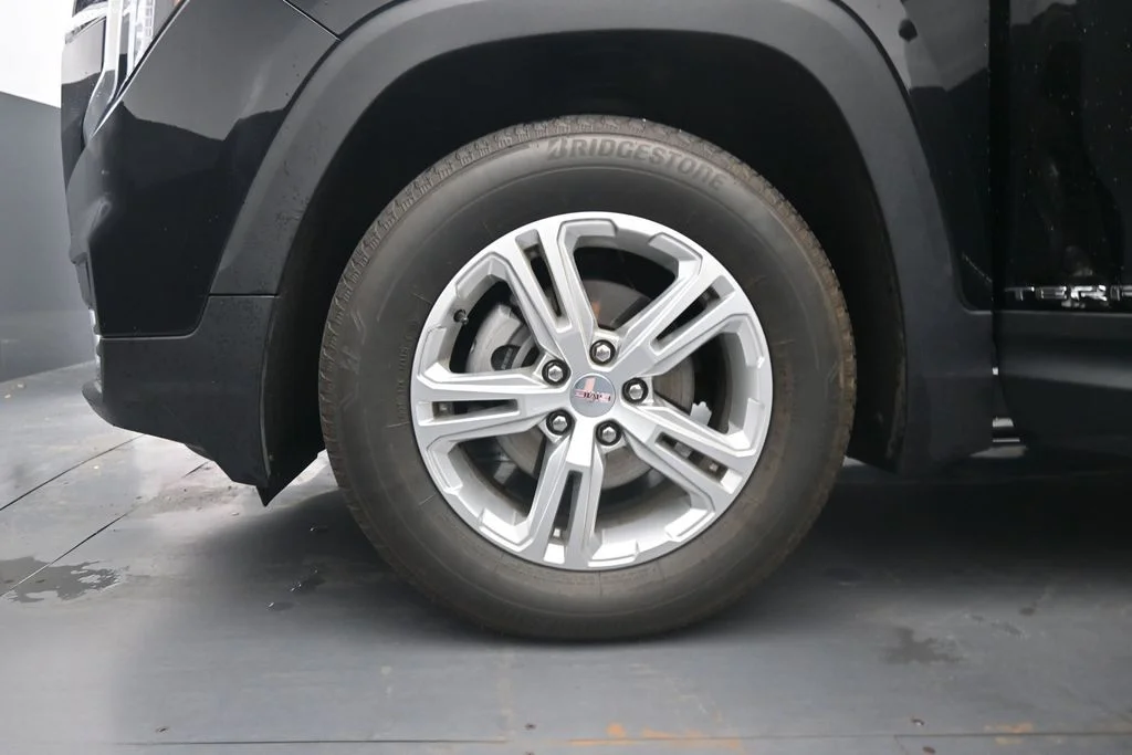2024 GMC Terrain SLE - Photo 17