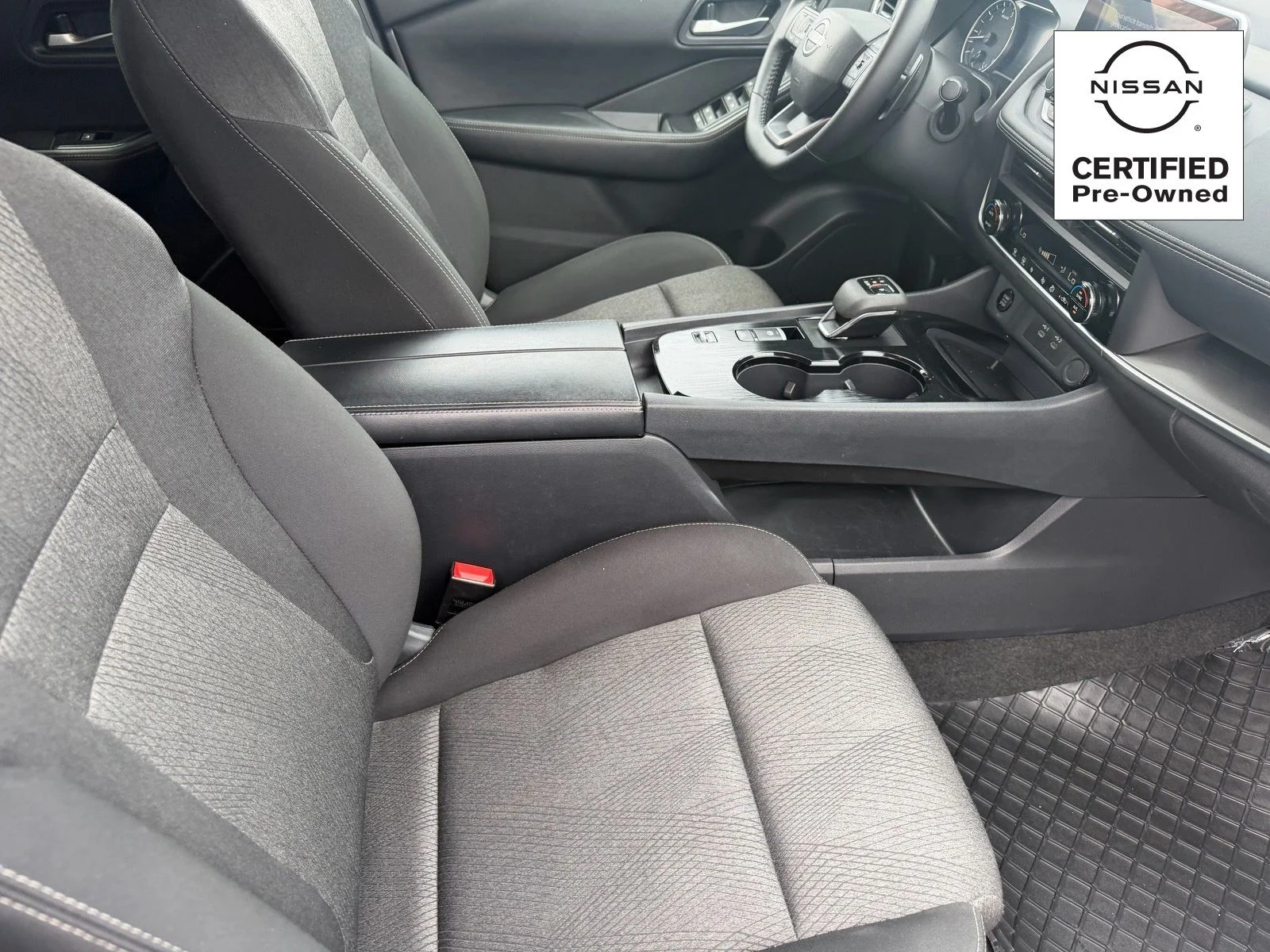 Used 2025 Everest White Pearl Nissan SV image 11