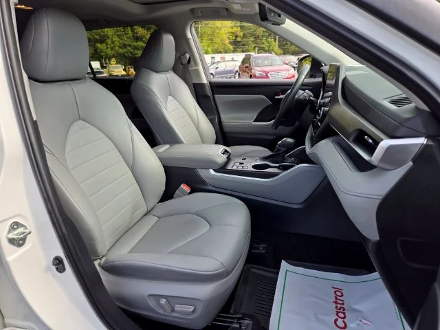 Used 2023 Beige Toyota XLE image 21