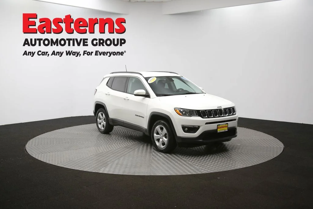 Used 2019 White Jeep Latitude image 49