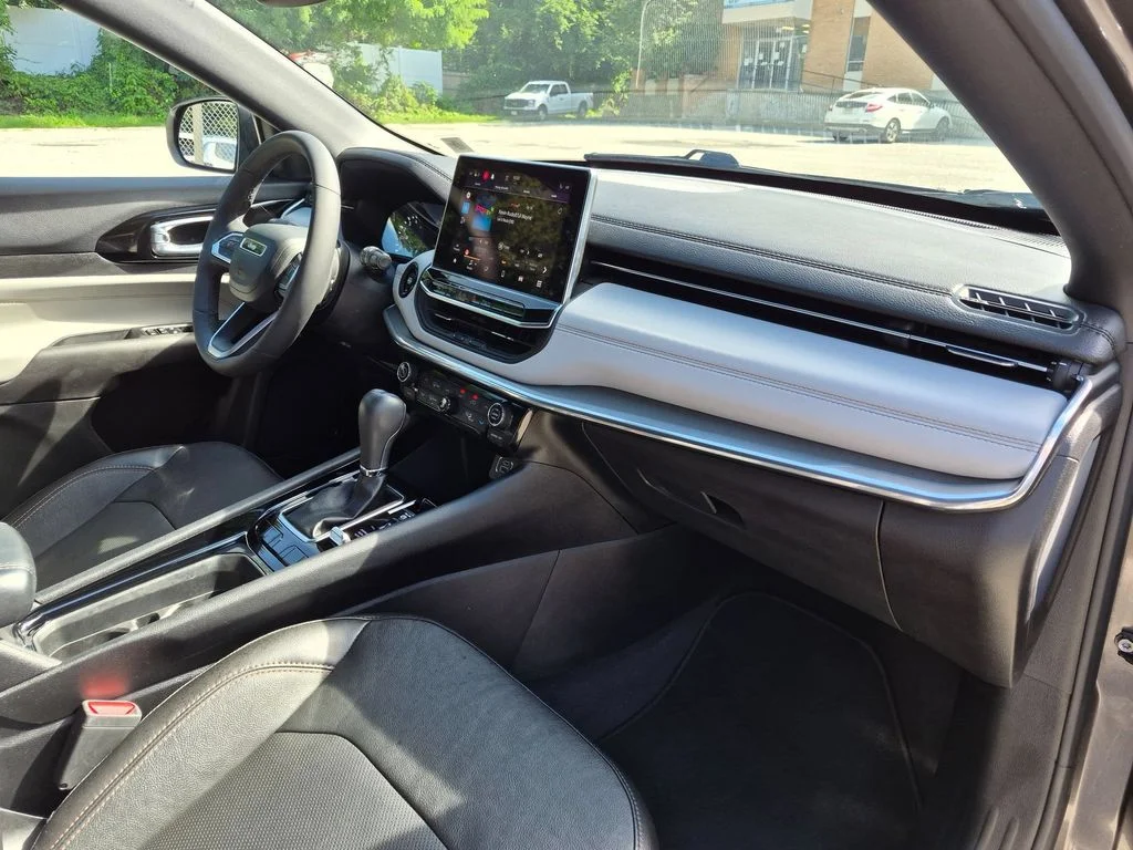 Used 2023 Gray Jeep Limited image 23