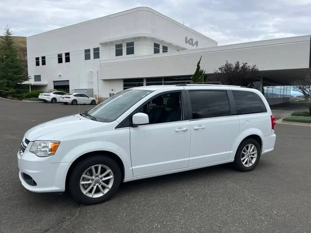 Used 2019 White Knuckle Clearcoat Dodge SXT image 1