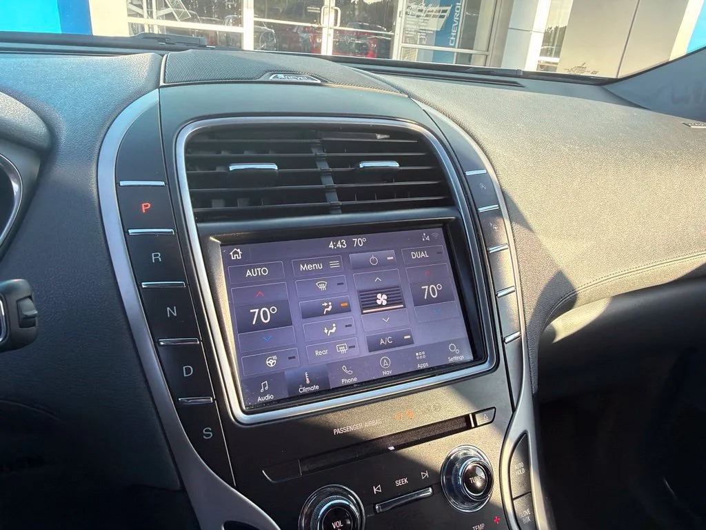 Used 2020 Wh Lincoln Reserve image 15