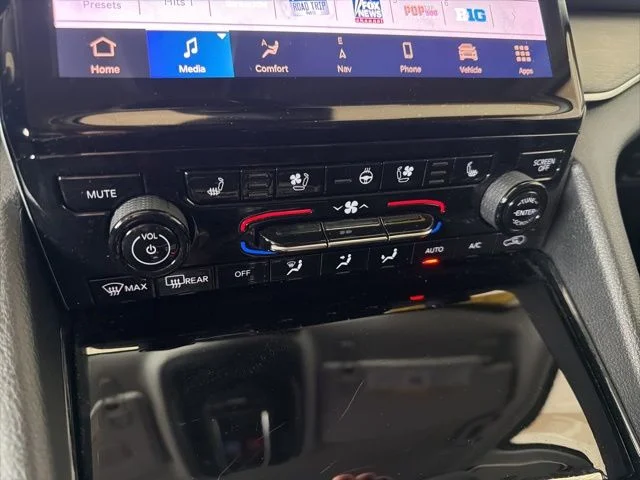 Used 2023 Red Jeep Limited image 21