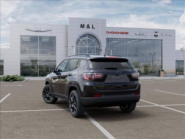 New 2026 Diamond Black Crystal Pearl-Coat Exterior Paint Jeep Latitude Altitude image 4