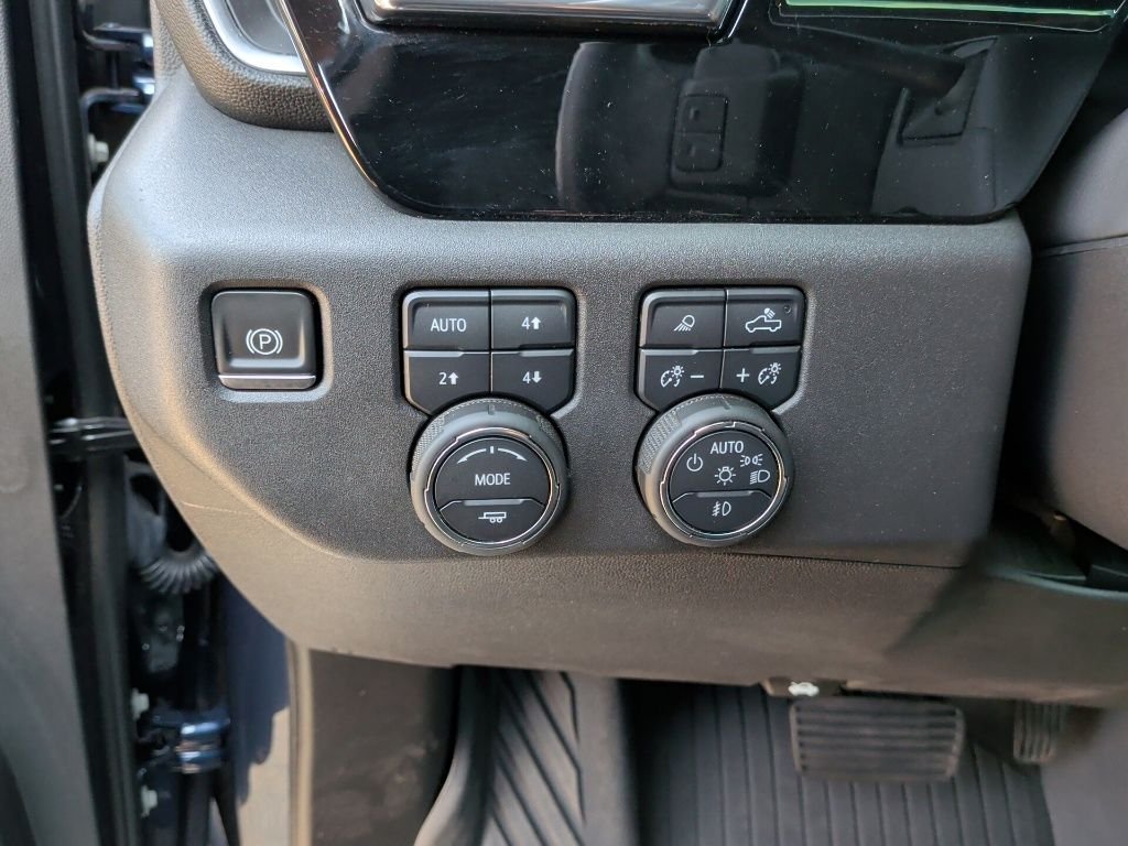 Used 2022 Blue Chevrolet LTZ image 16