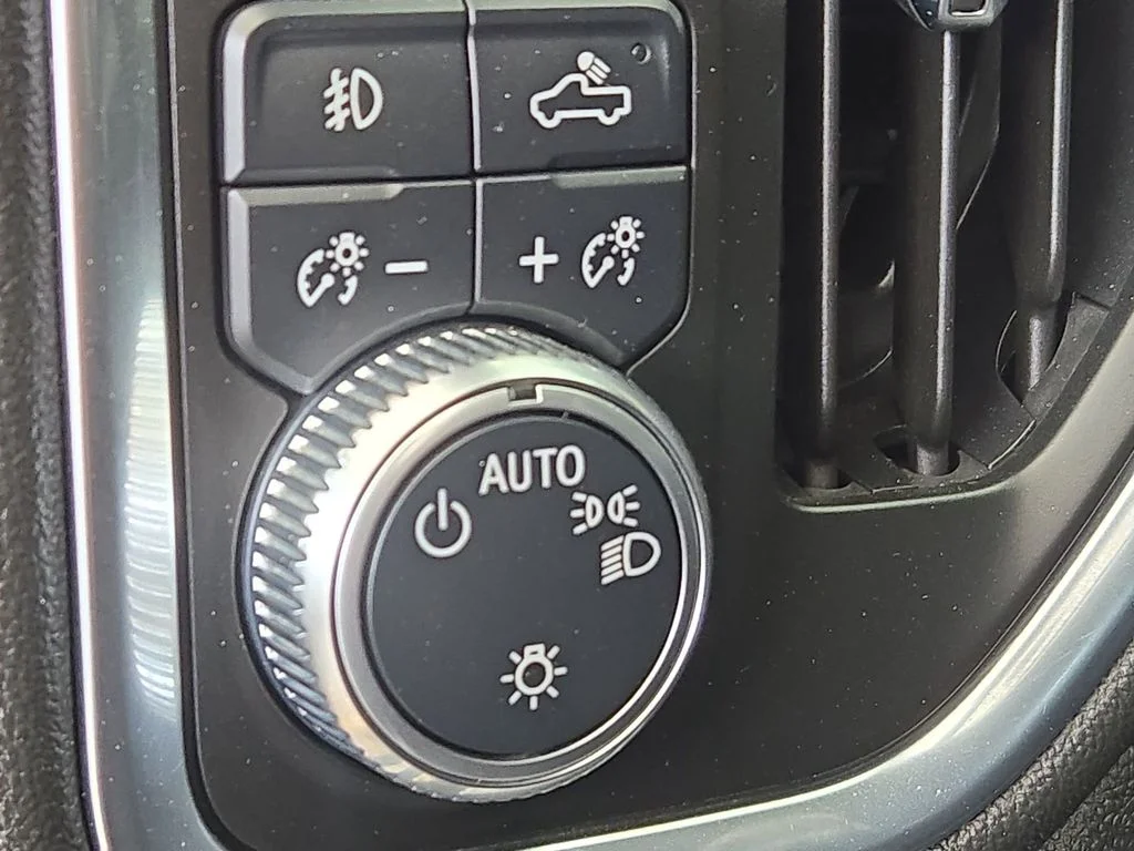Used 2021 White GMC Elevation image 30