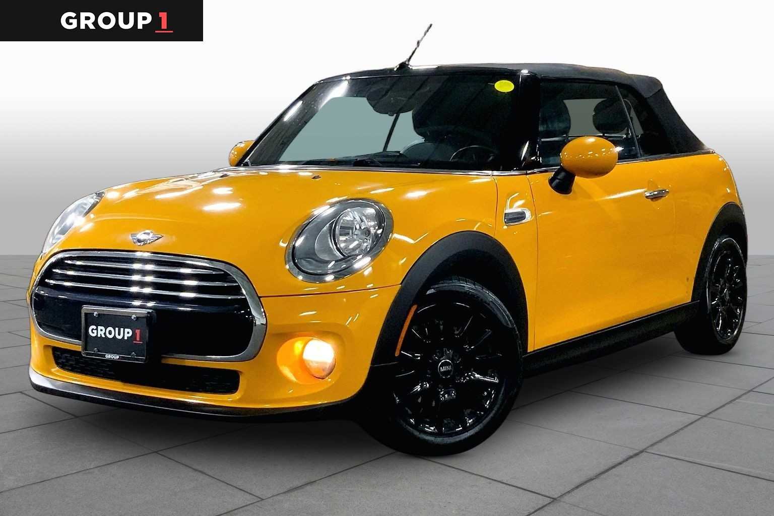 2018 MINI Cooper Convertible's photo