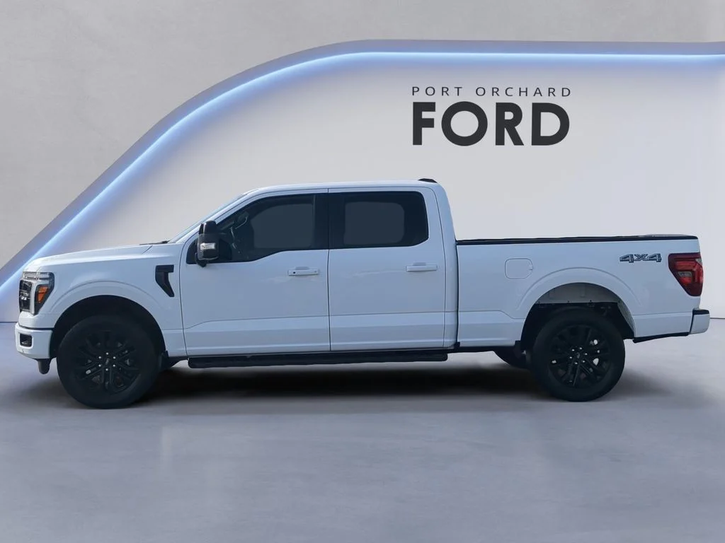 Used 2025  Ford Lariat image 3