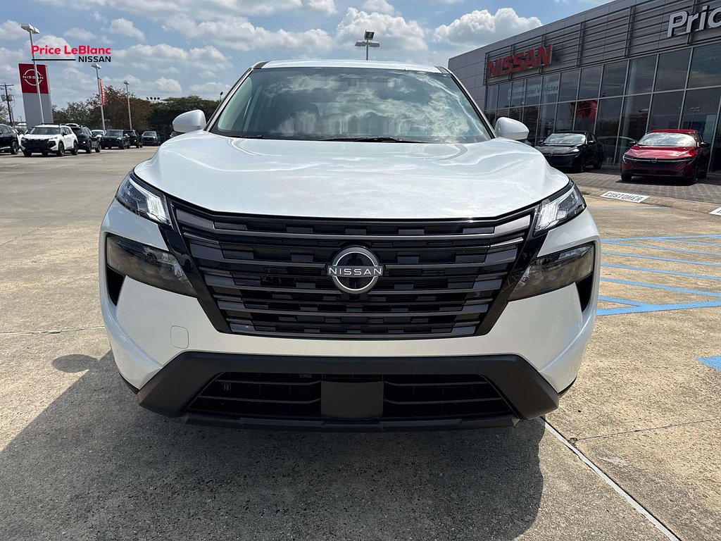 New 2027 Everest White Pearl Tricoat Nissan SV image 2