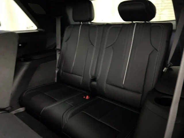 2027 Cadillac VISTIQ Luxury - Photo 25