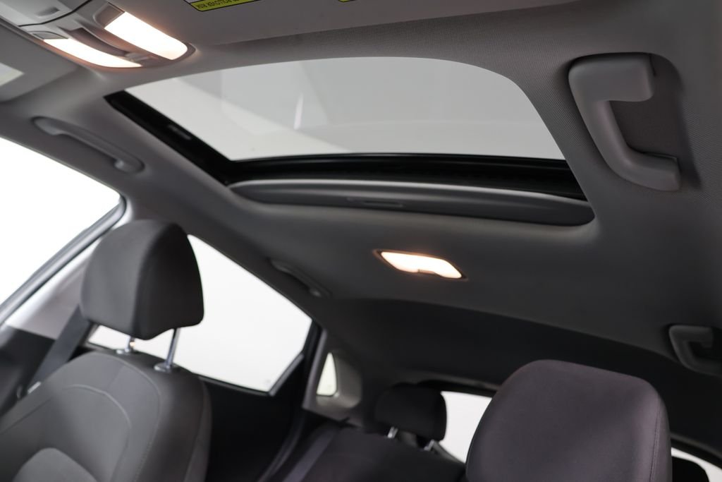 Used 2023 Gray Hyundai SEL image 19
