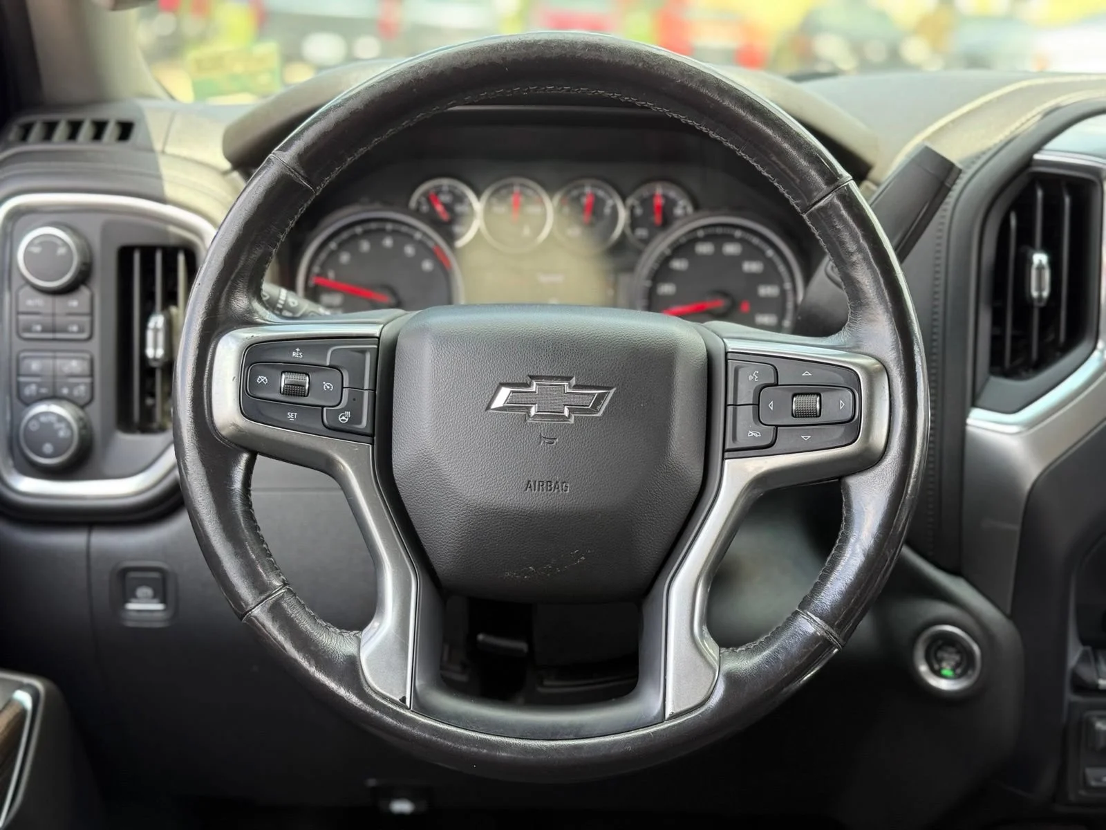 Used 2019 BLACK Chevrolet RST image 19
