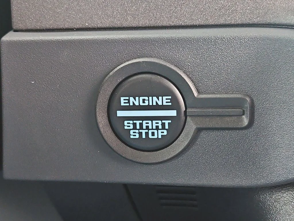New 2025 Oxford White Ford Badlands® image 37