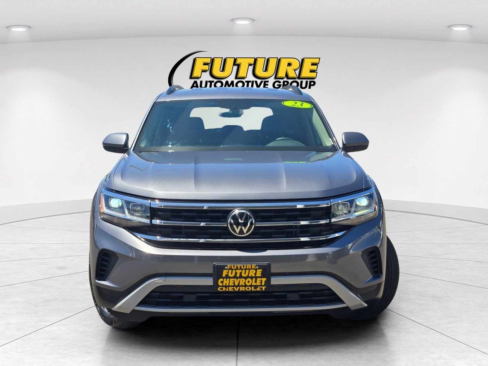 Used 2023 Gray Volkswagen 2.0T SE image 2