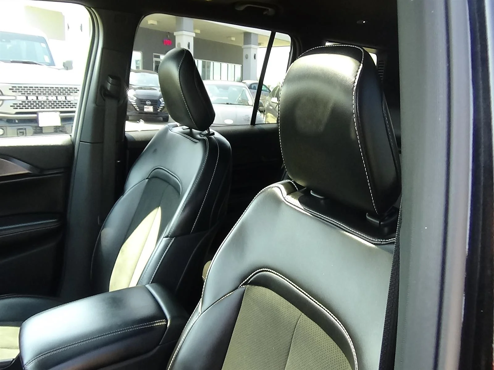 Certified Used 2025 Diamond Black Crystal Pearl Coat (pxj) Jeep Altitude X image 18