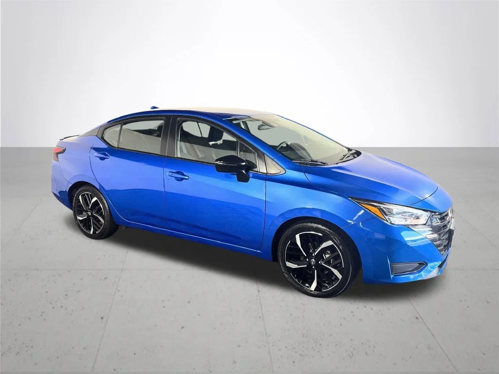 Used 2024 Blue Nissan 1.6 SR image 4