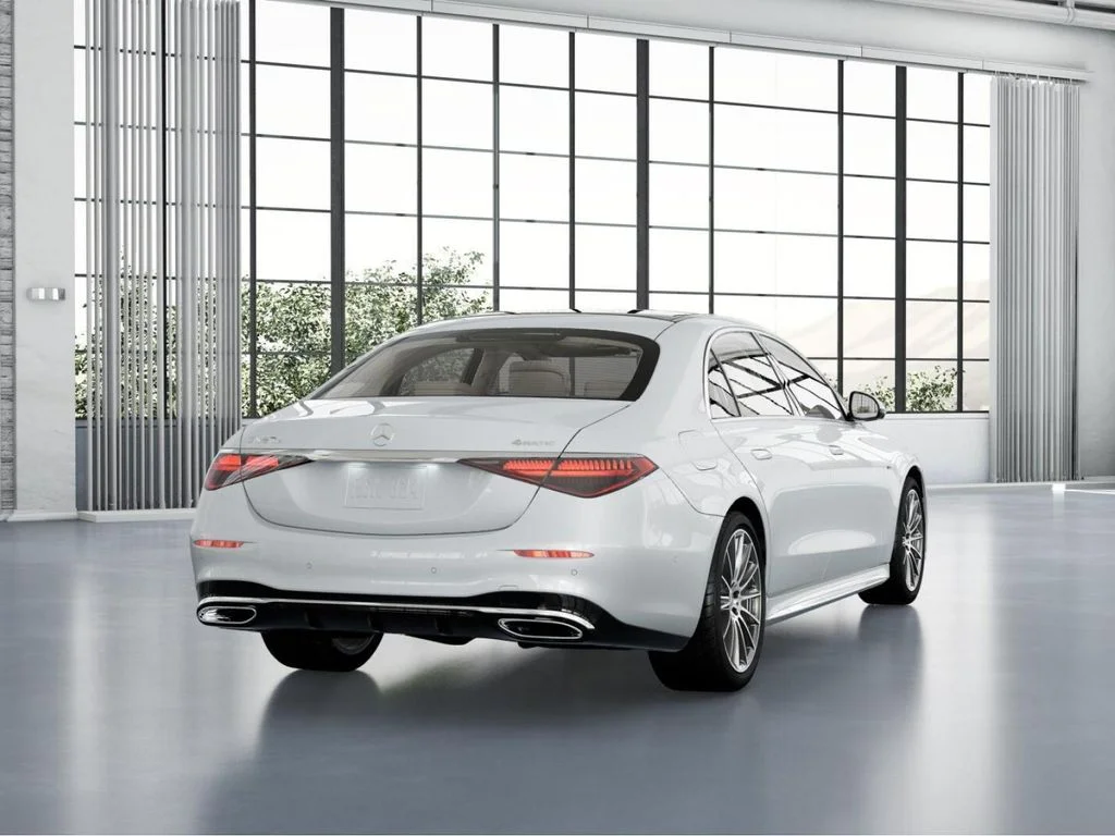 Used 2025 White Mercedes-Benz S 580e image 23