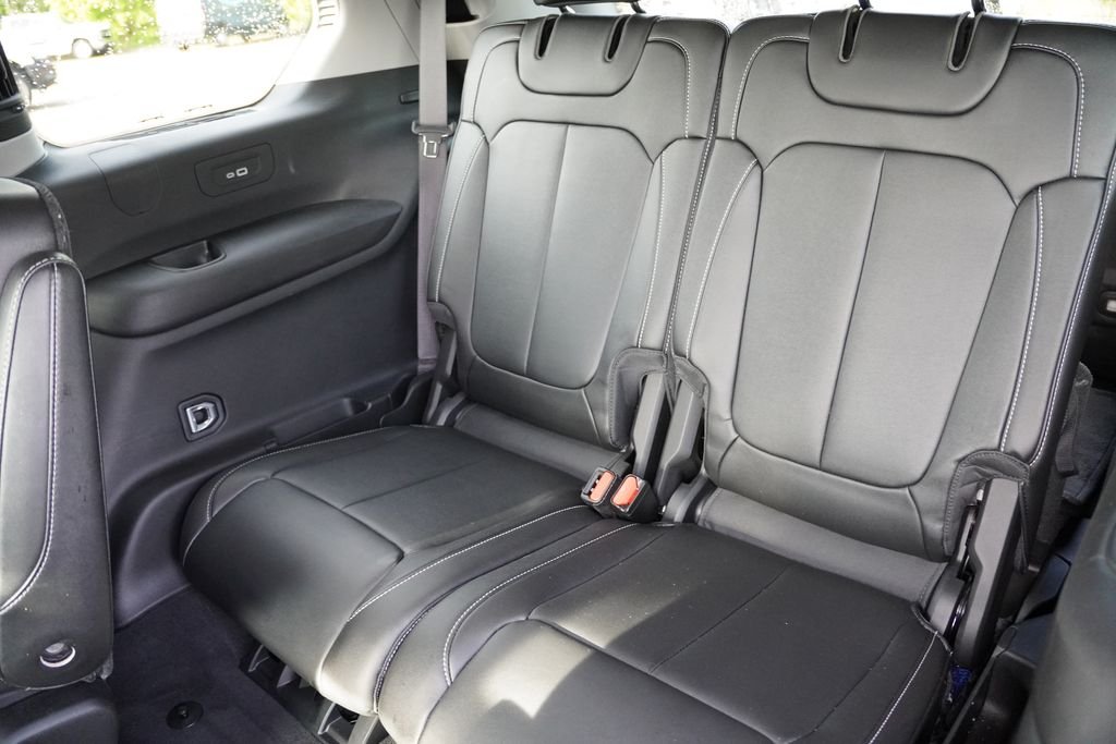 Used 2023 Bright White Clearcoat Jeep Limited image 20