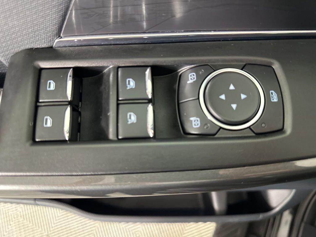 Used 2022 Black Ford XLT image 23