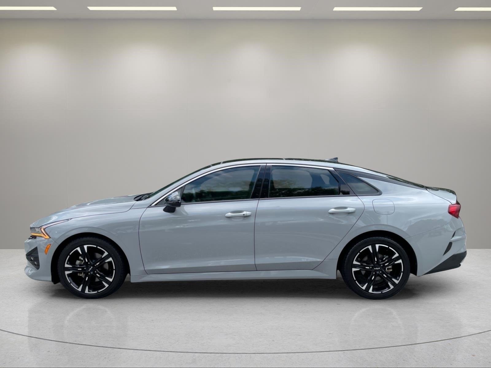 Used 2023 Wolf Gray Kia GT-Line image 2